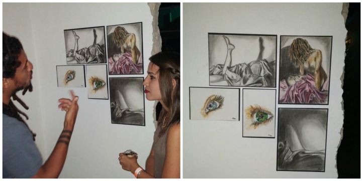 A la izquierda, Kiara Dorta, 20 años, explica el concepto de sus obras a uno de los asistentes. En la imagen de la derecha se observan varios desnudos, que corresponden a dibujos de fotos suyas. Los cuadros con dibujos de ojos los pintó el mismo día del evento y los tituló, por el momento 